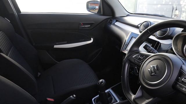 Suzuki Swift 1.2 Dualjet MHEV SZ-L Euro 6 (s/s) 5dr - KN22 XMX смотреть онлайн