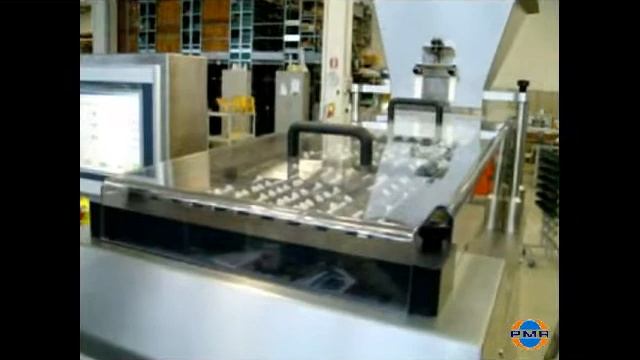 Автомат для счета пилюль, фасовки их в банки и укупорки крышкой смотреть онлайн