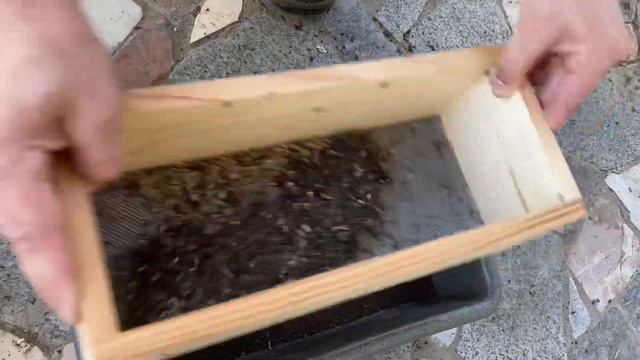Сировина для воскової молі. Процес. Вулик у подарунок за інформацію смотреть онлайн