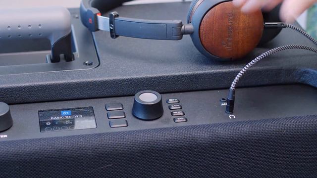 Fender Mustang GT 200 Amp - Hands On Review смотреть онлайн