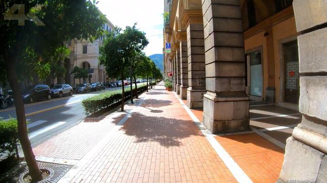 La Spezia - Italy | A Walk From Porto Mirabello to The Railway Station | 4K - [UHD] смотреть онлайн