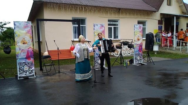 Греховодница. Людмила Иванова, аккомпанирует Алексей Филимонов. смотреть онлайн