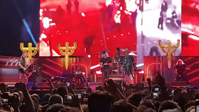 Judas Priest - Breaking The Law (Glenn Tipton). Live Jakarta Indonesia 2018 HQ смотреть онлайн