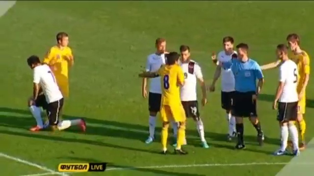 Злобный футболист смотреть онлайн