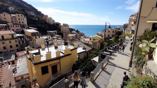 Италия. Прогулка по одной из самых красивых деревень Риомаджоре Чинкве Терре Лигурия/ Cinque Terre смотреть онлайн