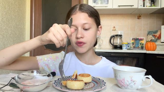 МУКБАНГ | СЫРНИКИ ДОМАШНИЕ ? | ВКУСНЫЙ ЗАВТРАК ? |HOME syrniki | 시르니키 #мукбанг смотреть онлайн