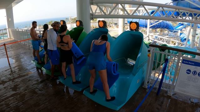 The Hydra Racer Slide at Aquaventure Atlantis Dubai смотреть онлайн