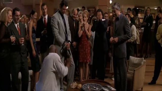 Фокус с молотком и часами из фильма Святоша смотреть онлайн