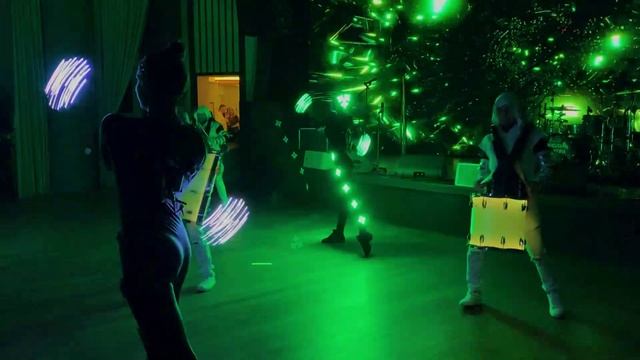 KIBER световое шоу барабанов КИБЕР
от создателей жанра URBAN SHAMANS смотреть онлайн