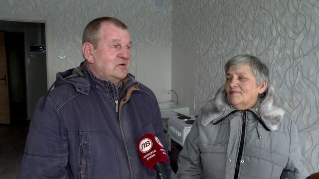 ПЕРЕСЕЛЕНЦЫ ИЗ АВАРИЙНЫХ ДОМОВ ЛИПЕЦКА ПОЛУЧИЛИ КЛЮЧИ ОТ НОВЫХ КВАРТИР НА УЛИЦЕ БАЧУРИНА