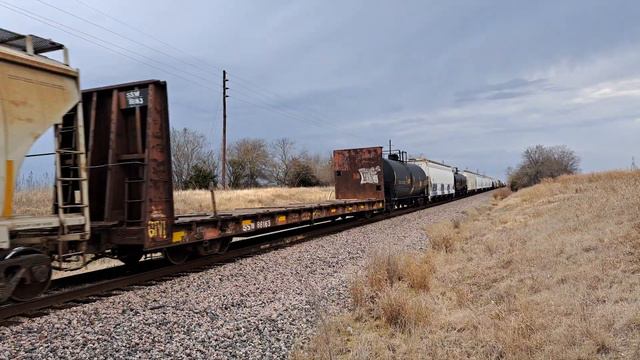 Northbound Union Pacific mixed through Riesel, Texas. 02.01.2024. смотреть онлайн