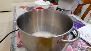 Готовим тесто для плюшек с планетарным миксером Kitfort KT-1336