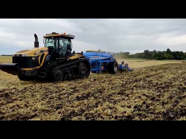 Бункер Фалькон HW 5000, с глубокорыхлителем Диггер закладывает удобрения смотреть онлайн