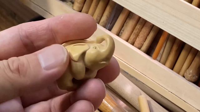 【wood Carving Netsuke】水浴びる象【wood Art】