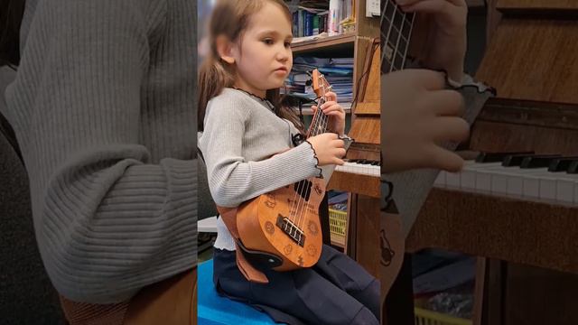 ^^Снег^^ Репетиция с преподавателем #музыка #аккорды #укулеле смотреть онлайн