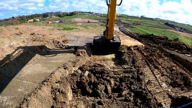 Final Trim Grading Excavator techniques, Topcon GPS Digger смотреть онлайн