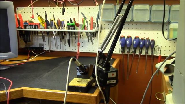 Recycled Electronics Workbench смотреть онлайн