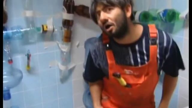 Как правильно клеить обои и устанааливать сантехнику