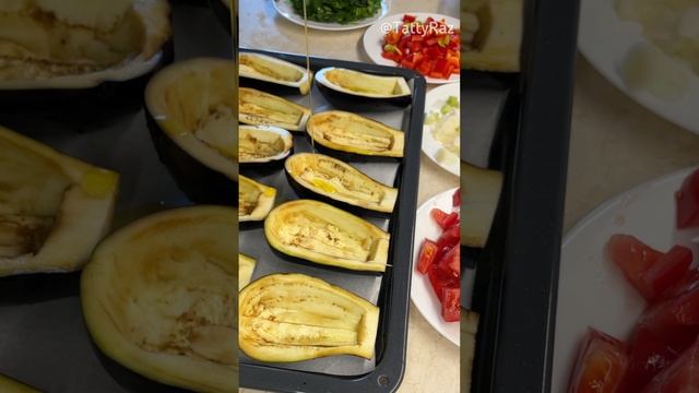 Фаршированные баклажаны. БЖУ: 6/5,6/4,7 на 89ккал на 100г