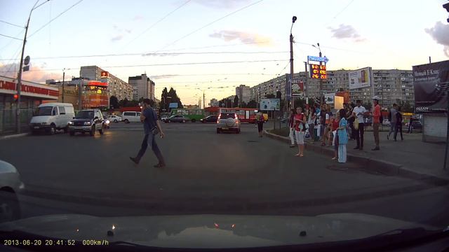 Перекрёсток Ак. Павлова и Героев Труда смотреть онлайн