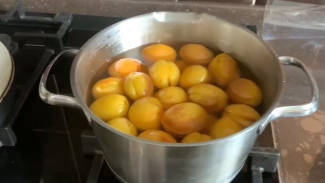 Царское варенье из целых абрикосов с очищенной косточкой внутри! Божественный вкус!!! смотреть онлайн
