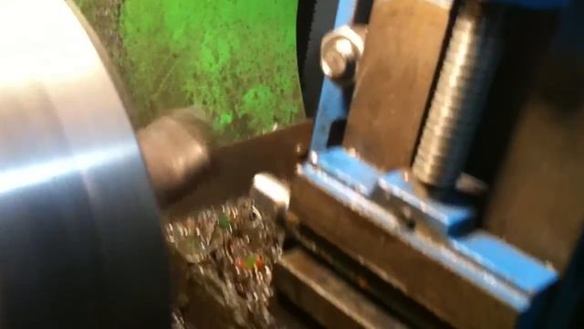 Фрезеруем на самодельном токарном станке .Milling on a homemade lathe. смотреть онлайн