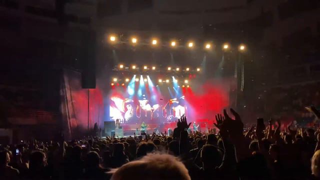 Концовка концерта группы Sabaton в Москве//13.03.2020 смотреть онлайн