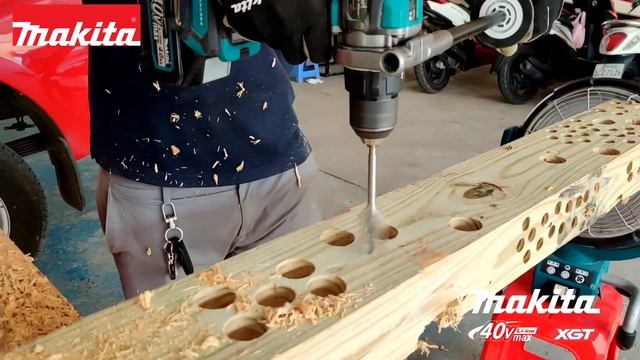 Demo Makita DF001G - Cordless Driver Drill 40V - 125N.m смотреть онлайн