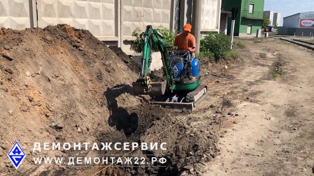 Капаем траншеи в тесных местах