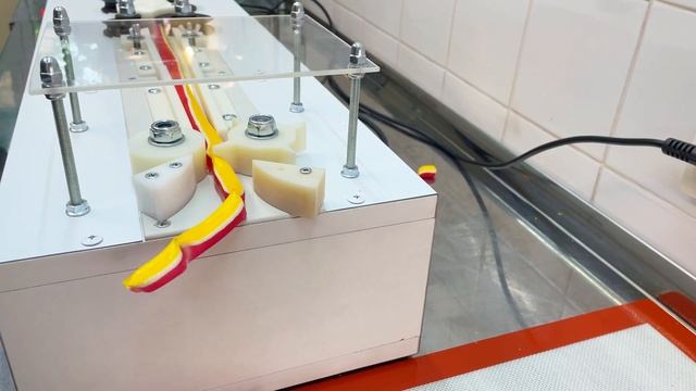 HONEY CANDY / ДЕЛАЕМ МЕДОВЫЕ КОНФЕТЫ и ИСПЫТЫВАЕМ НОВЫЙ РЕЖУЩИЙ УЗЕЛ смотреть онлайн