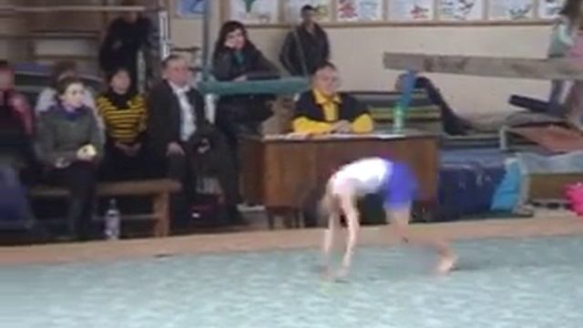 Вольные упражнения , 1 юношеский.wmv , 09.04.2011 смотреть онлайн