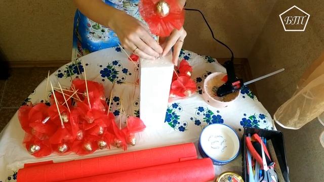 DIY/Шикарный букеты из конфет своими руками. A chic bouquet of candies with your own hands. смотреть онлайн