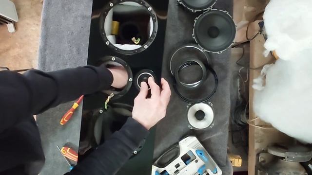 Dismantling a B&W HTM71 S2 Centre Speaker смотреть онлайн