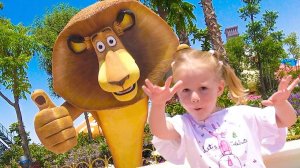 Парк для детей - Настя в гостях у Шрека и Мадагаскар / Видео для детей