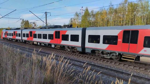Ласточка ЭС1-005 Каменск Уральский-Екатеринбург пасс следует по перегону Арамиль-Кольцово смотреть онлайн