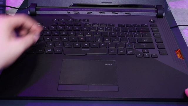 ASUS ROG Strix Scar III Gaming-Notebook mit 240 Hz Display смотреть онлайн