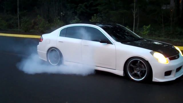2004 Infiniti G35 Sedan Burnout смотреть онлайн