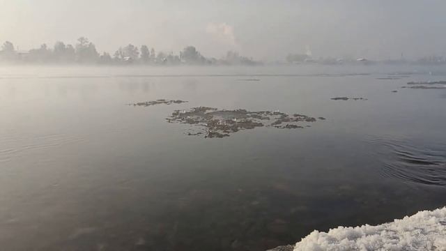 Зимняя река