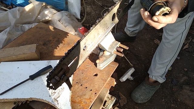 как заточить цепь спомощью напильника и шурупо вёрта. смотреть онлайн