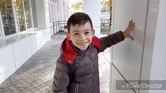 Первое Видео | Как Правильно Биться Головой Об Стенку! смотреть онлайн