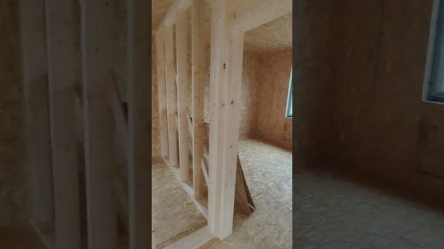 Небольшой дом из СИП панелей с двумя спальными #shorts смотреть онлайн
