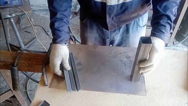 СТРАХОВОЧНАЯ ПОДСТАВКА ПОД АВТО , СВОИМИ РУКАМИ . смотреть онлайн