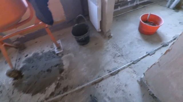 СТЯЖКА ПОЛА Часть 2. ФИНАЛ!? ЗАЛИВАЕМ СТЯЖКУ, НЕ ХВАТИЛО СМЕСИ смотреть онлайн