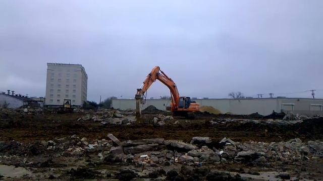 Doosan Daewoo DX 340 excavator with hammer смотреть онлайн