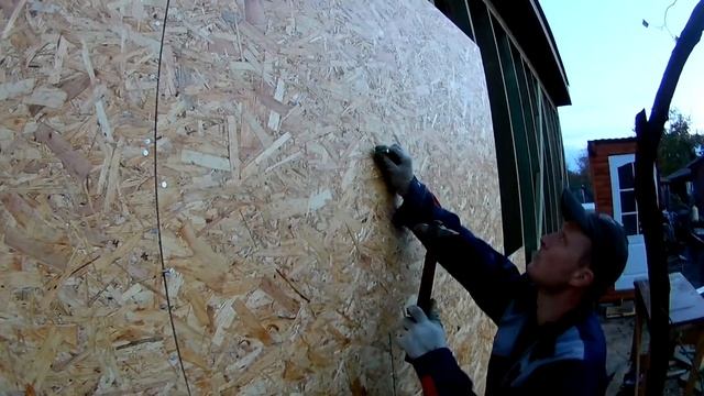 Правила монтажа ОСБ плит в каркасном доме. Особенности монтажа ОСП листов. Покраска OSB смотреть онлайн