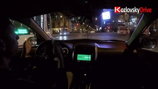 Заезд на многоуровневую винтовую парковку. Вождение в тёмное время.