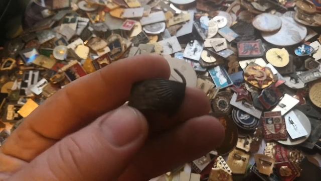 Как отличить дешевые значки от дорогих смотреть онлайн