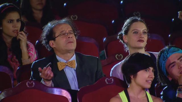 Daisy no soporta ver a Marylin y Max cantando juntos y se va // chica vampiro смотреть онлайн