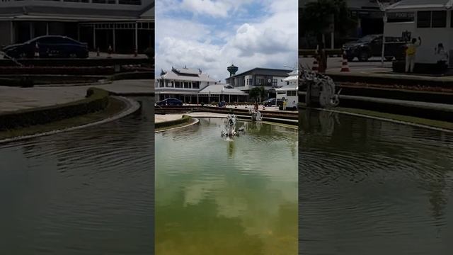 Таиланд, Чианг Рай, Белый храм смотреть онлайн