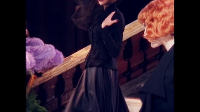 John Galliano Stages a Grand Opera for Dior Couture - #TBT with Tim Blanks - Style.com смотреть онлайн